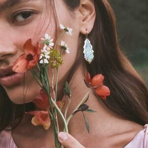 Kendra Scott Adriana Scallop Frame Gold Drop Earrings